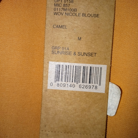 NWT M Women's Cremieux 100% Lyocell Tencel Nicole Blouse Camel - Picture 3 of 5